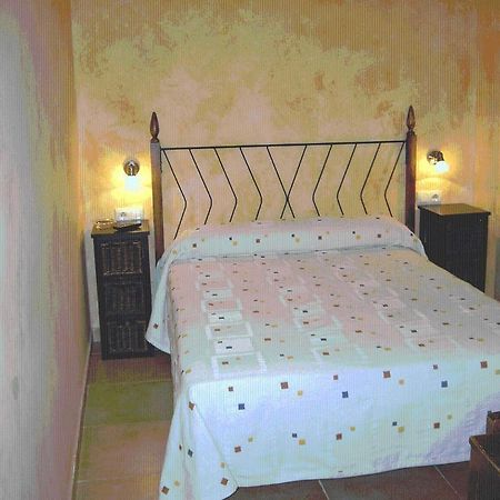 Hostal Valle Del Iregua Albelda De Iregua Rum bild
